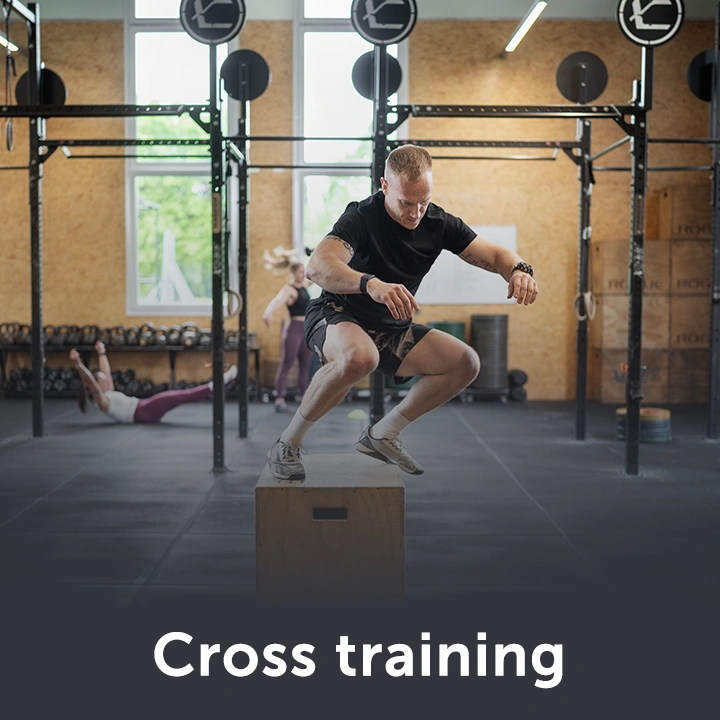 Séance de cross training en salle